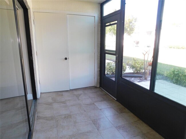 Building Photo - 105 Windward Pl