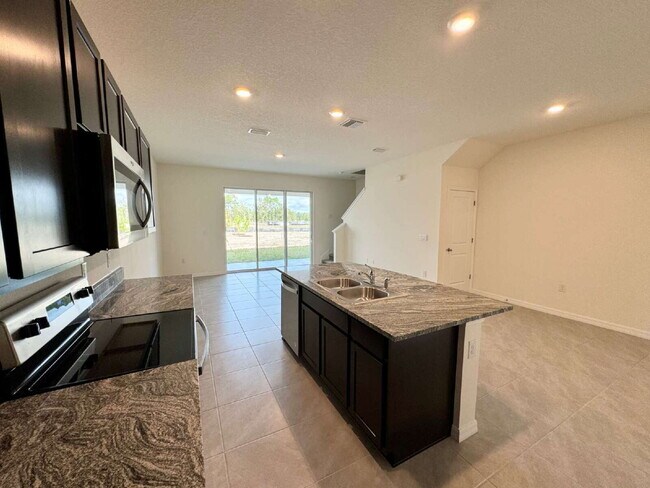 Building Photo - 33031 Tulip Petal Ln