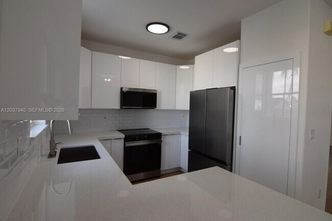 Building Photo - 7848 NW 114th Path
