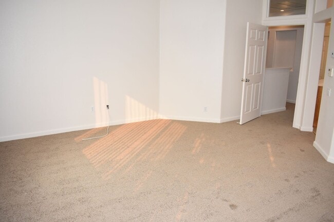 Building Photo - 469 Anacapa Dr