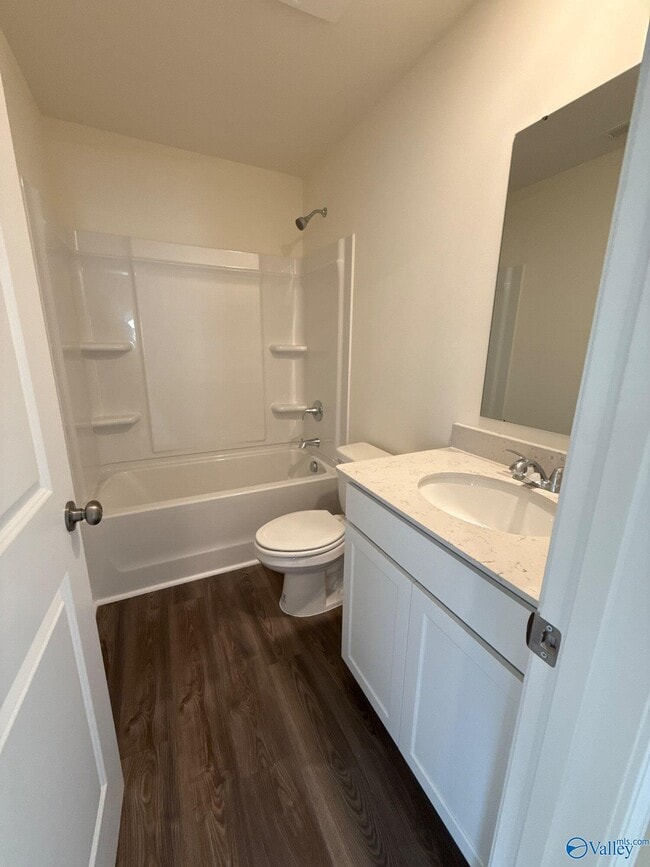 Building Photo - 112 Vulcan St