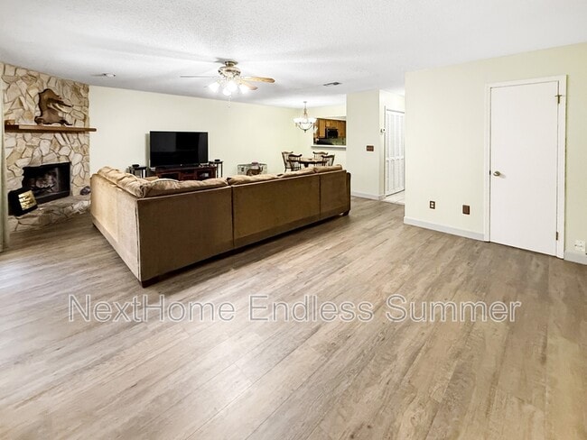 Building Photo - 10879 Cabbage Pond Ct