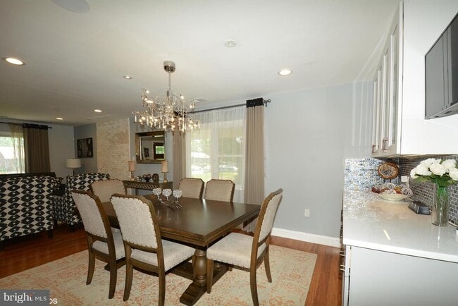 Building Photo - 6317 Everglades Dr