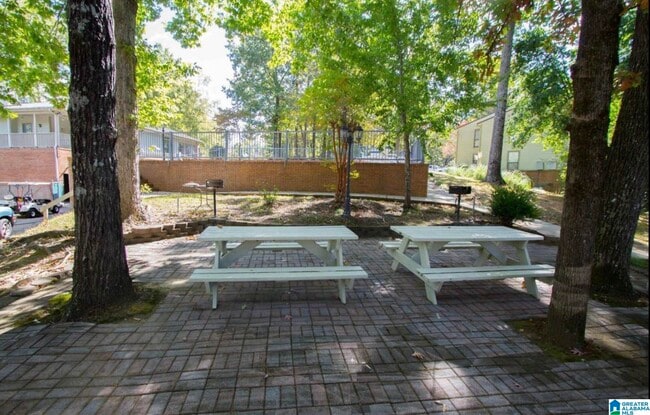 Building Photo - 1303 Gables Dr