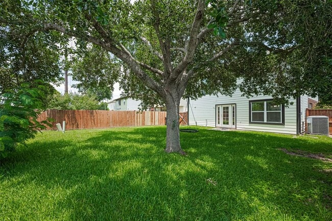 Building Photo - 5731 Coastal Way