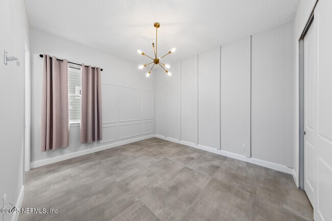 Building Photo - 264 Pine Haven Dr