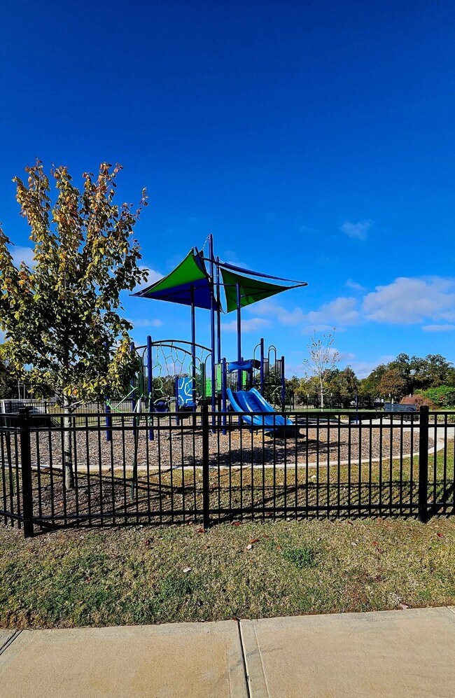 Building Photo - 8401 Hazel River Dr