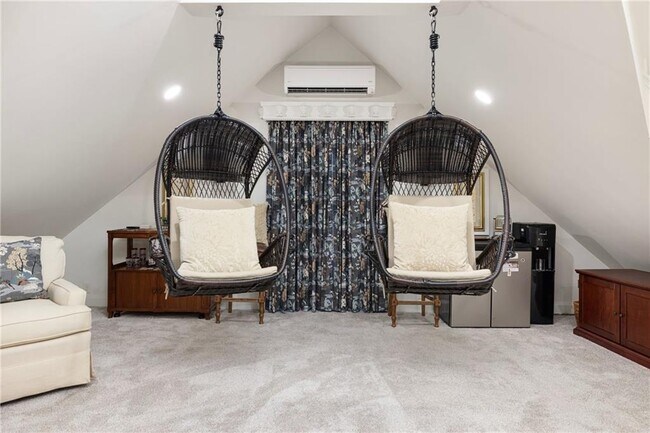 Building Photo - 4 Hunter Ave