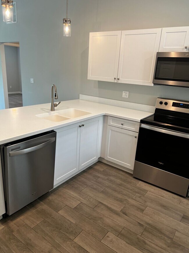 Building Photo - CHARMING 3 BEDROOM, 2 BATH HOME BUILT IN 2022 IN EAST STUART