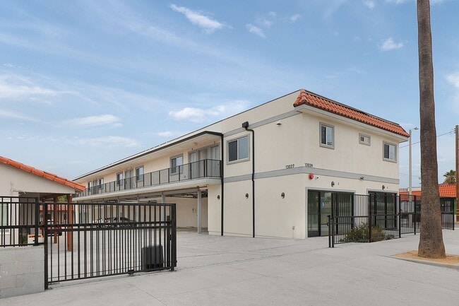 Primary Photo - 13035 San Fernando Rd