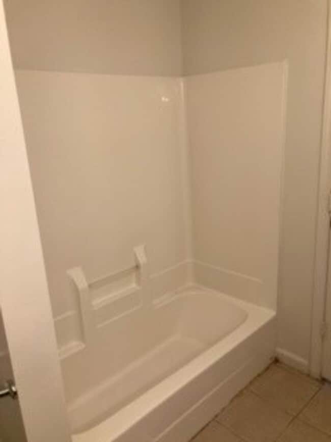 Building Photo - 3 Bedroom, Single-story Townhomes for rent...