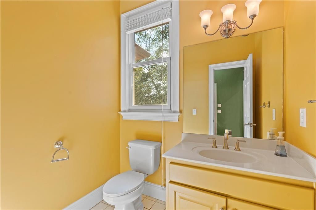 Building Photo - 235 Smokerise Trce