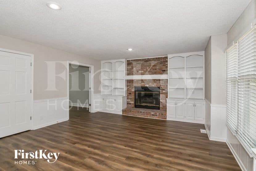 Building Photo - 1432 E Sheridan Bridge Ln