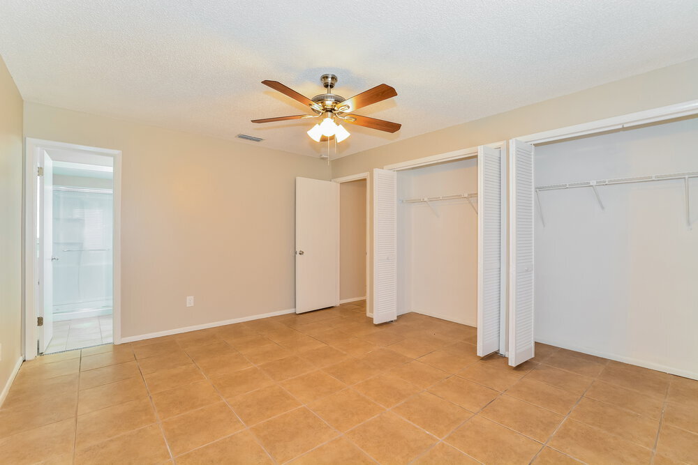 Building Photo - 1388 La Paloma Cir