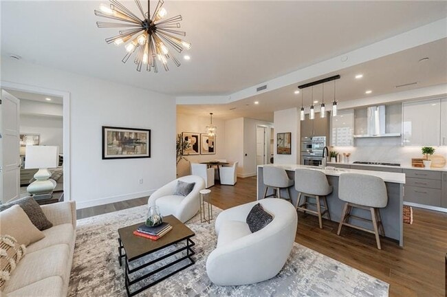 Building Photo - 2425 Peachtree Rd NE