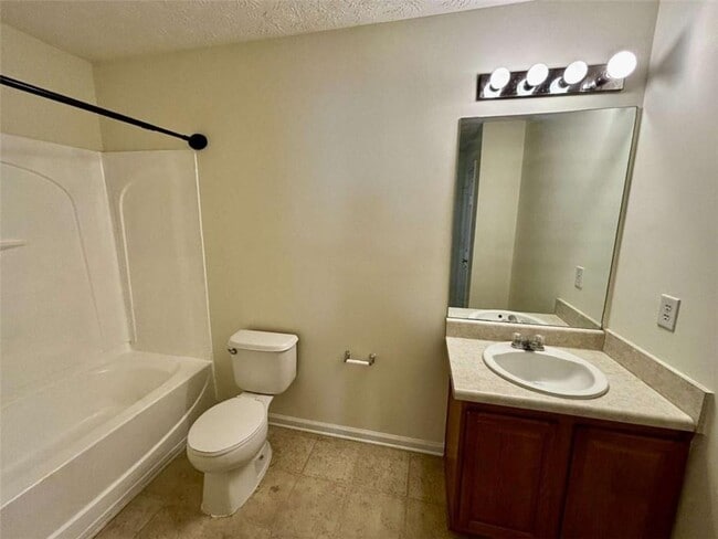 Building Photo - 2735 Meadow Trace Dr