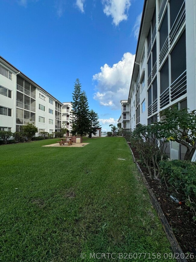 Building Photo - 4500 N Flagler Dr