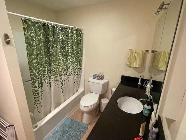 Building Photo - 110 Strathmore Rd