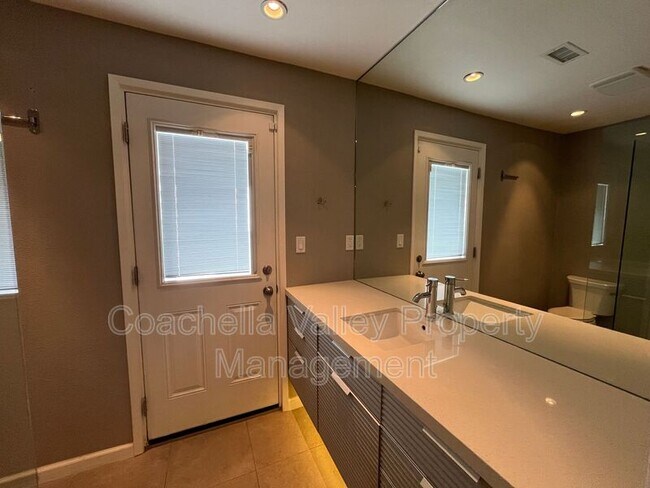 Building Photo - 4080 Cll San Antonio