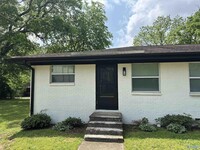 Building Photo - 1114 NW Oakwood Ave