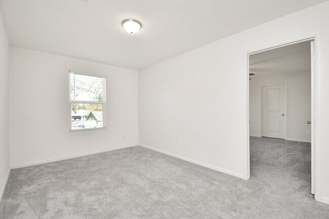 Building Photo - 7819 Royalwood Dr