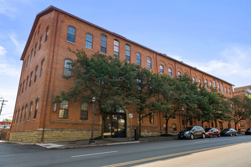 Building Photo - 544 S Front St