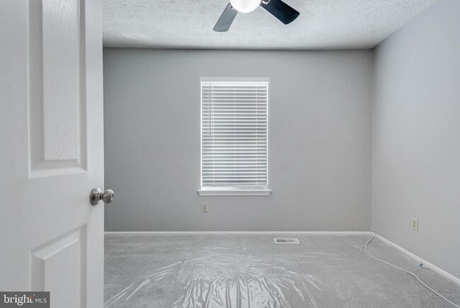 Building Photo - 3036 New Oak Ln
