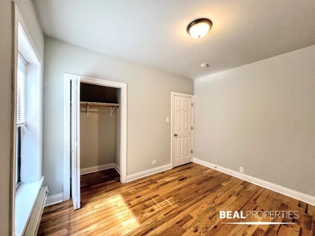 Building Photo - 1 bedroom in CHICAGO IL 60657