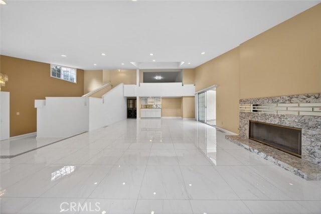 Building Photo - 2255 E Chevy Chase Dr