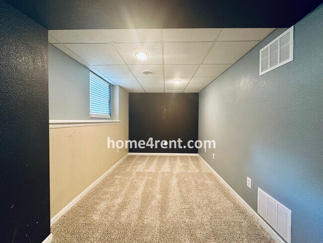 Building Photo - A Fantastic Four Bedroom, Olathe Home w/ N...