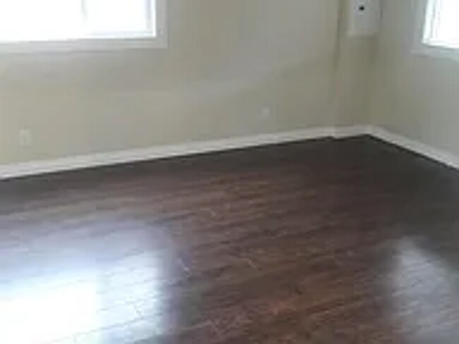 Building Photo - Beautiful 3 bedroom Edmonds Rambler