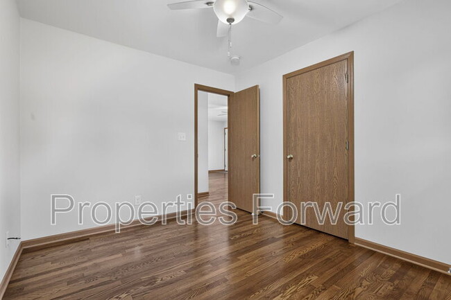 Building Photo - 3127 Thomas Ave