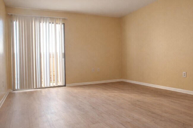 Building Photo - 8529 Hearth Dr