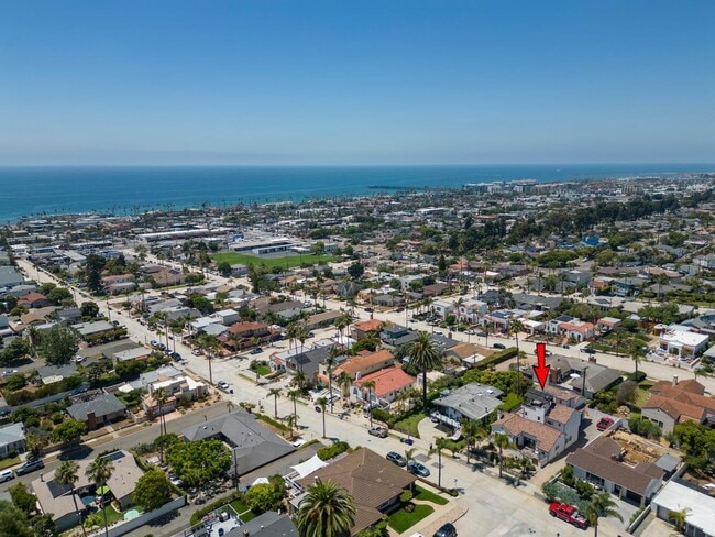 Building Photo - Prestigious Ocean View Retreat – Fully Rem...