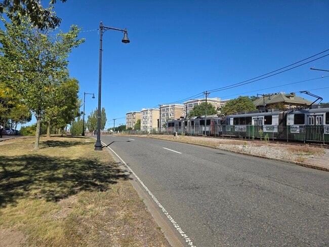 Building Photo - 1653 Commonwealth Ave