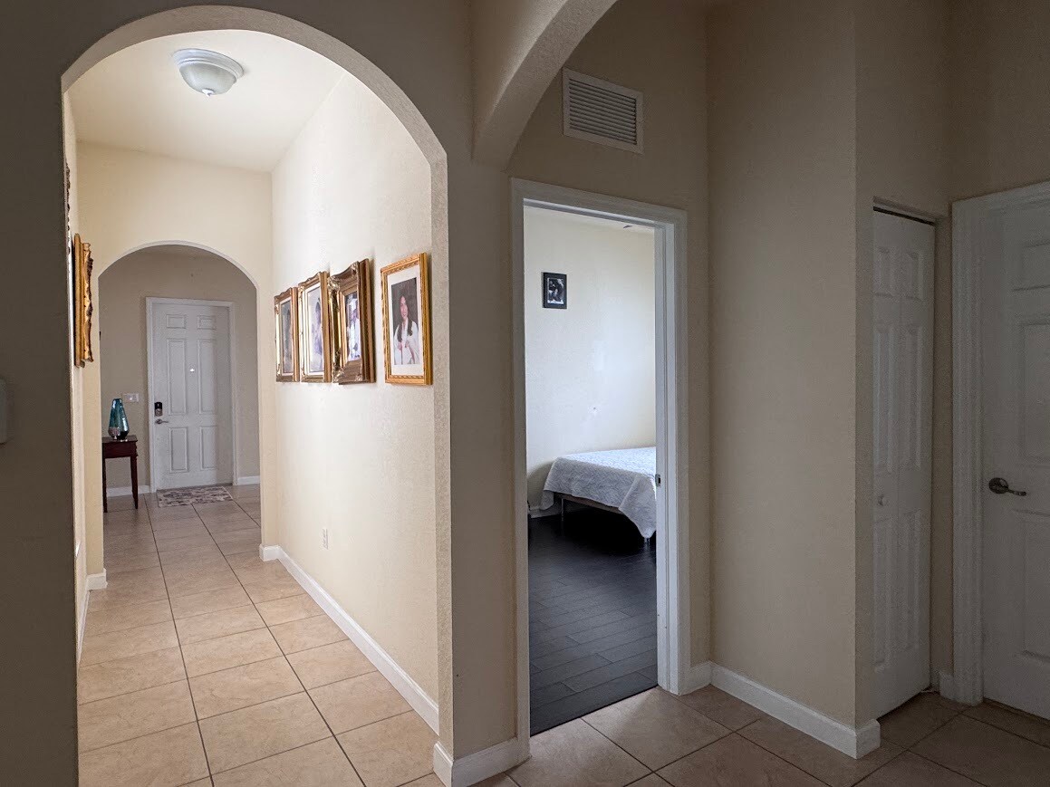 Building Photo - 9165 SW 170th Ave