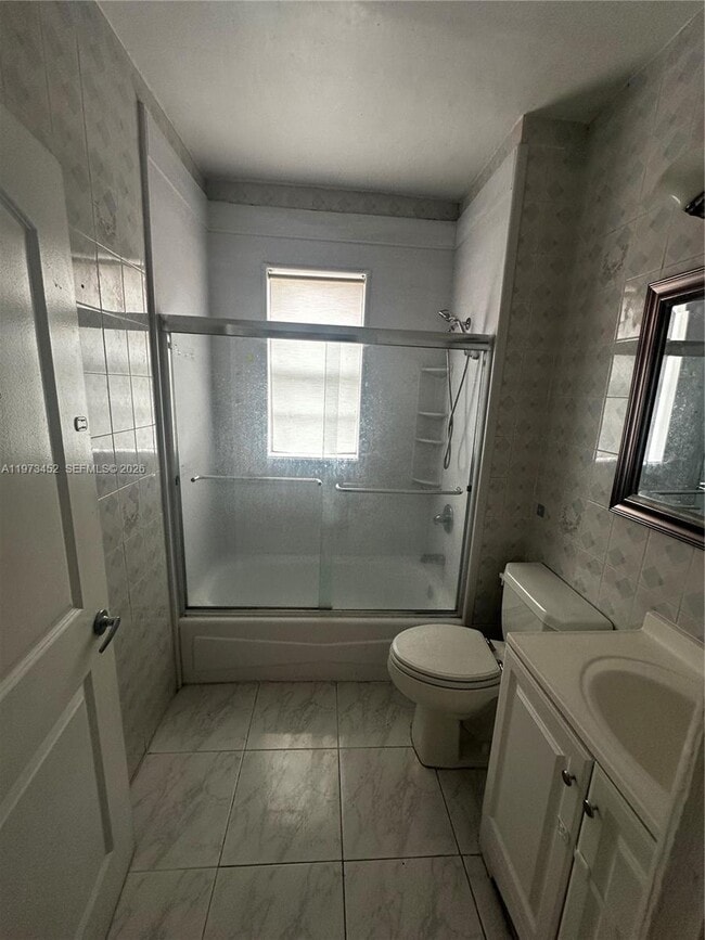 Building Photo - 3401 SW 24th Ter