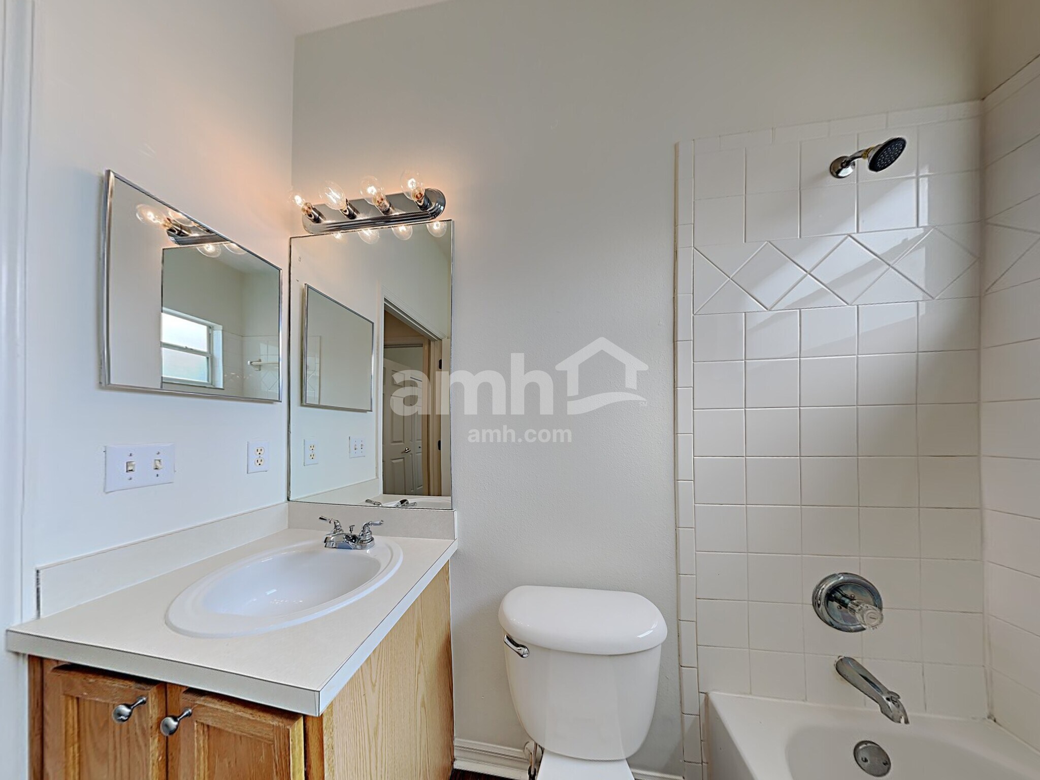 Building Photo - 2722 Cullens Ct