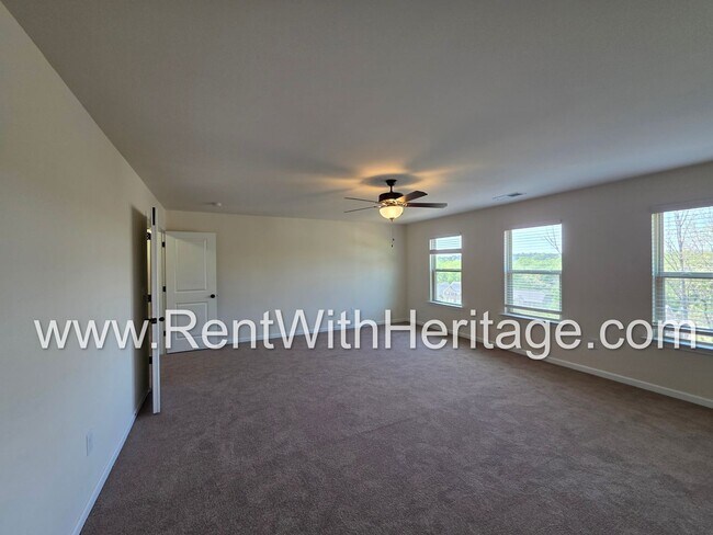 Building Photo - ABSOLUTELY BEAUTIFUL 5 BEDROOM/ 4.5 BATH HOME YOU DONT WANT TO MISS.