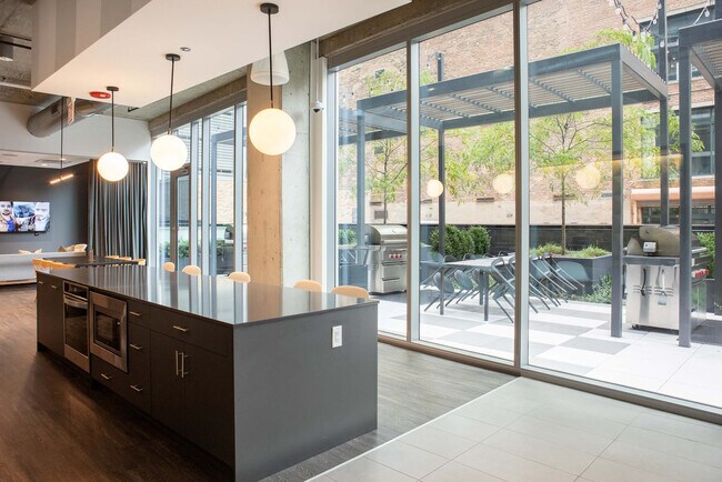 Building Photo - 60 E Randolph St