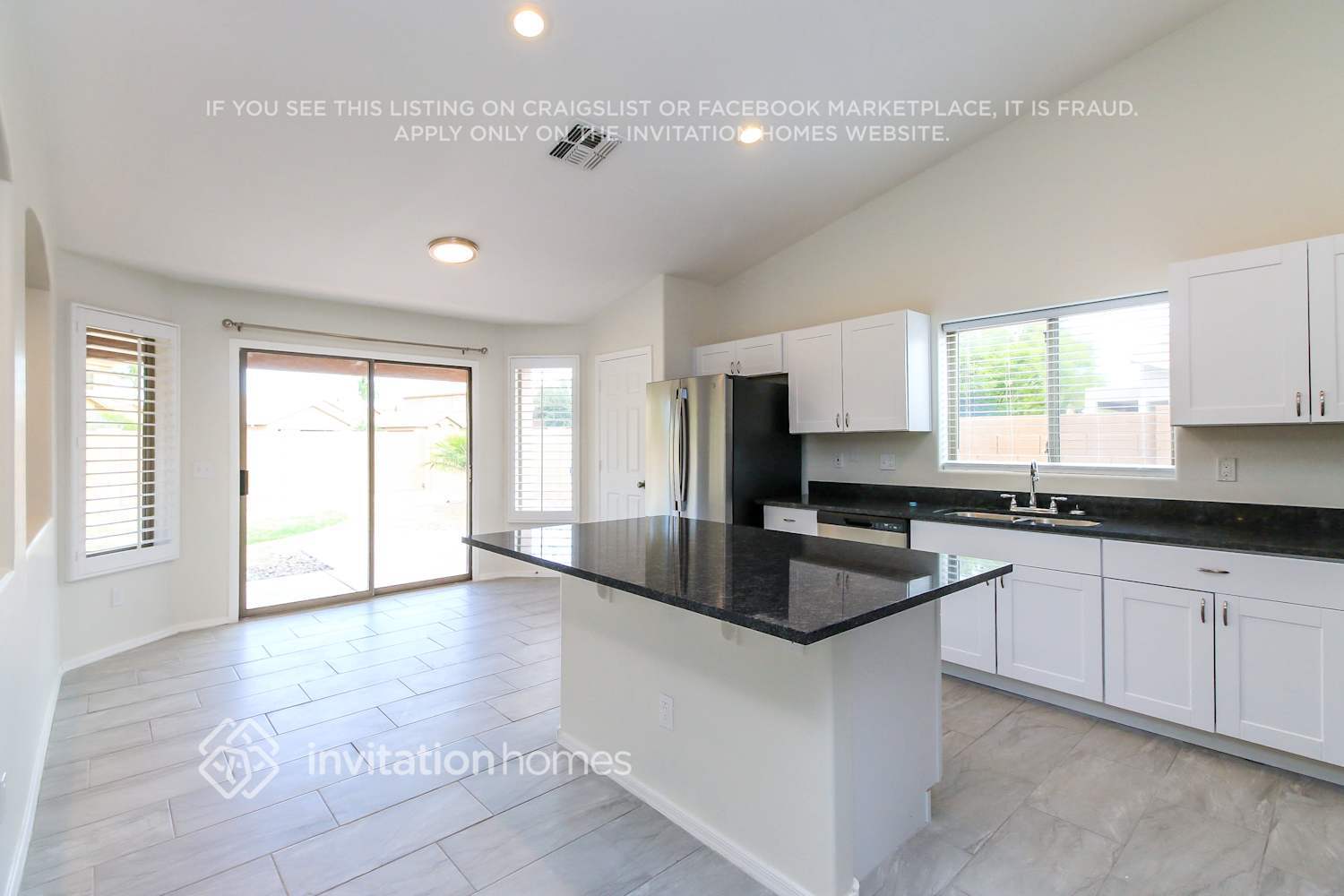 Building Photo - 11240 E Roselle Ave