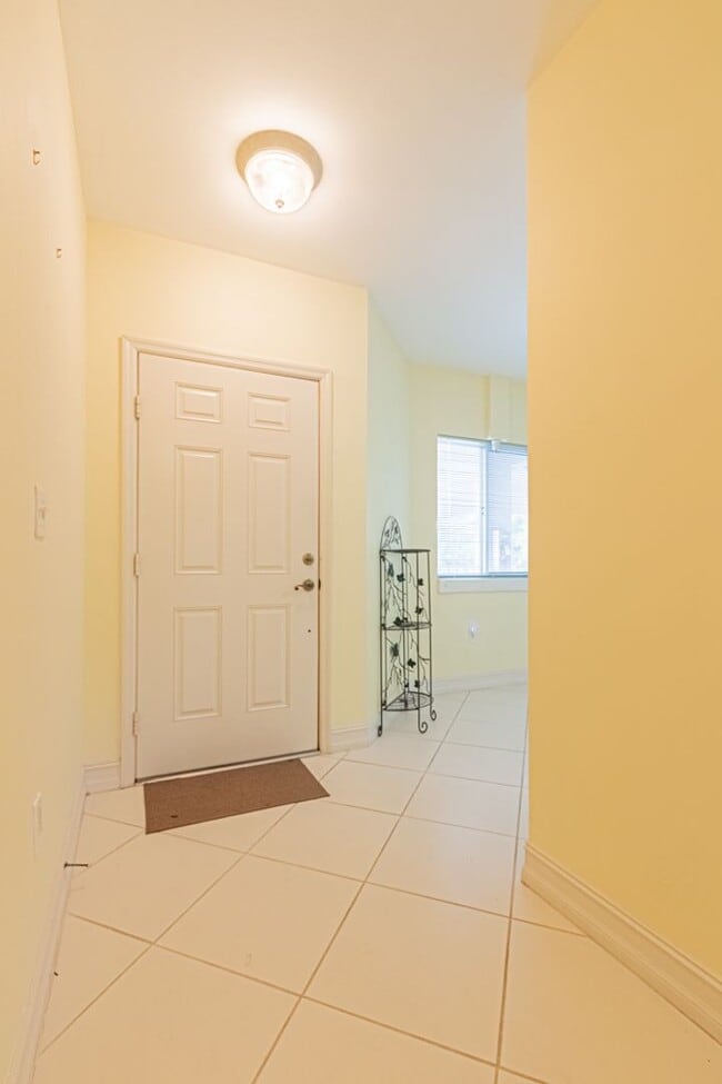 Building Photo - Peaceful Preserve-View Condo in Gated Blue...