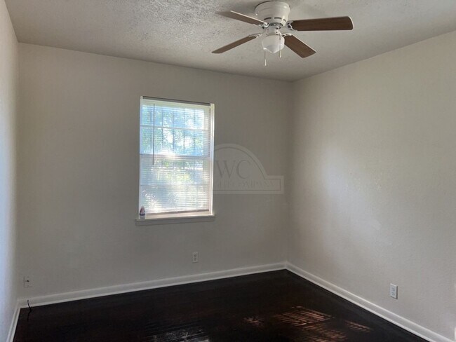 Building Photo - 908 Jefferies, Killeen