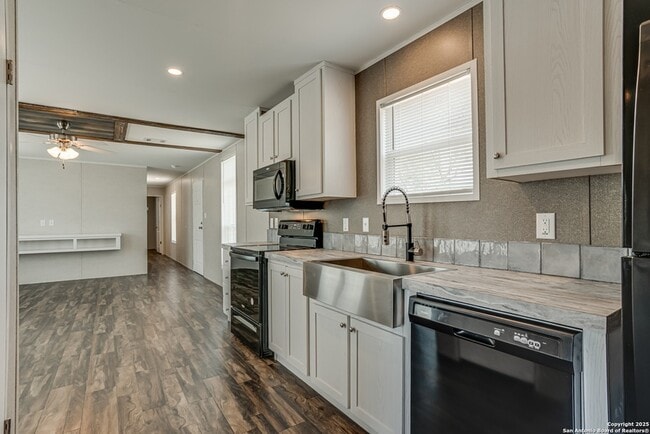 Building Photo - 71 Spanish Oak Rd