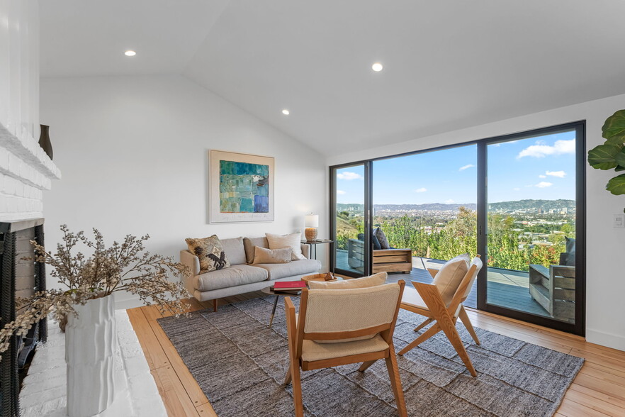 Den - 4301 Don Arellanes Dr