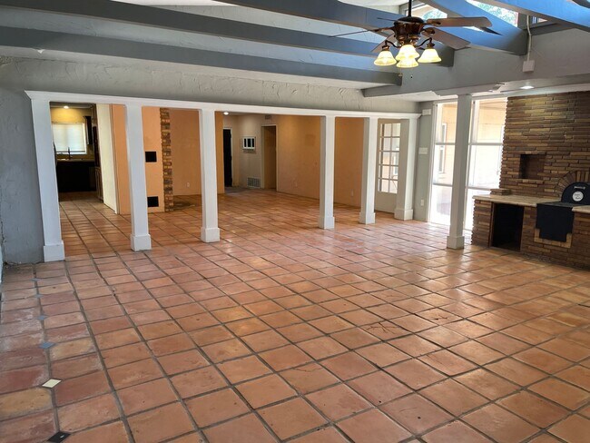 Building Photo - Pre-Leasing for July!