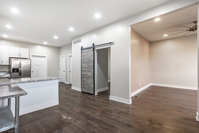 Building Photo - 421 E Morris St