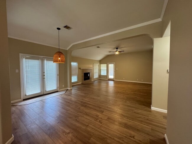 Building Photo - 20502 Wild Springs Dr