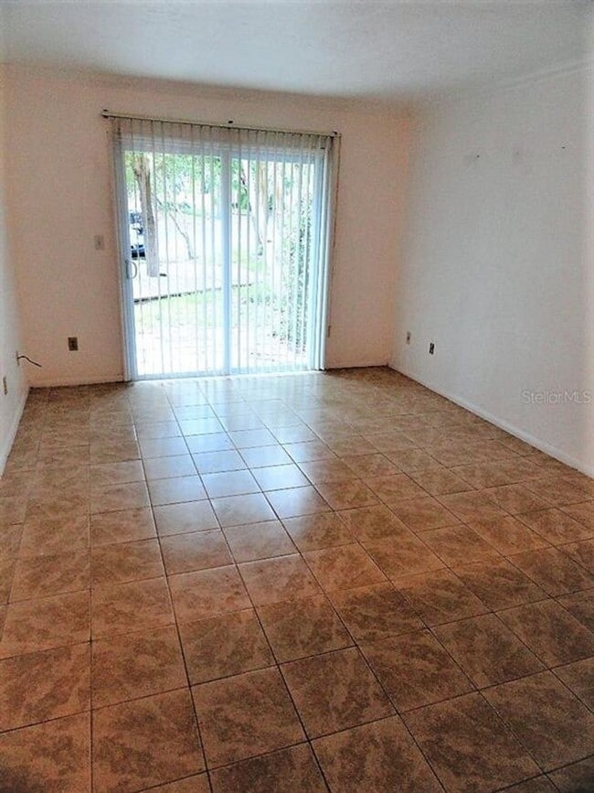 Building Photo - Great 1br//1bath unit in Tumblin Creek