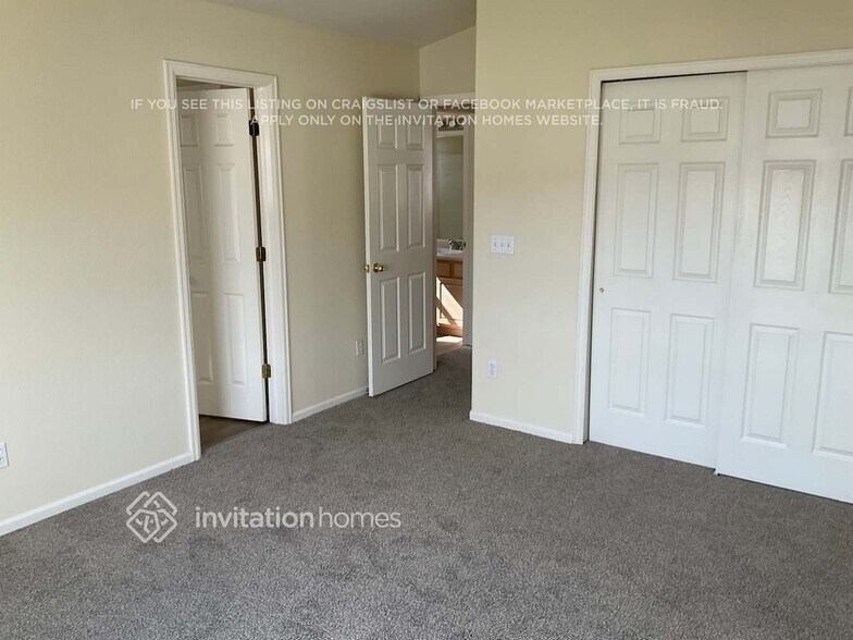 Building Photo - 1245 Legend Oak Dr